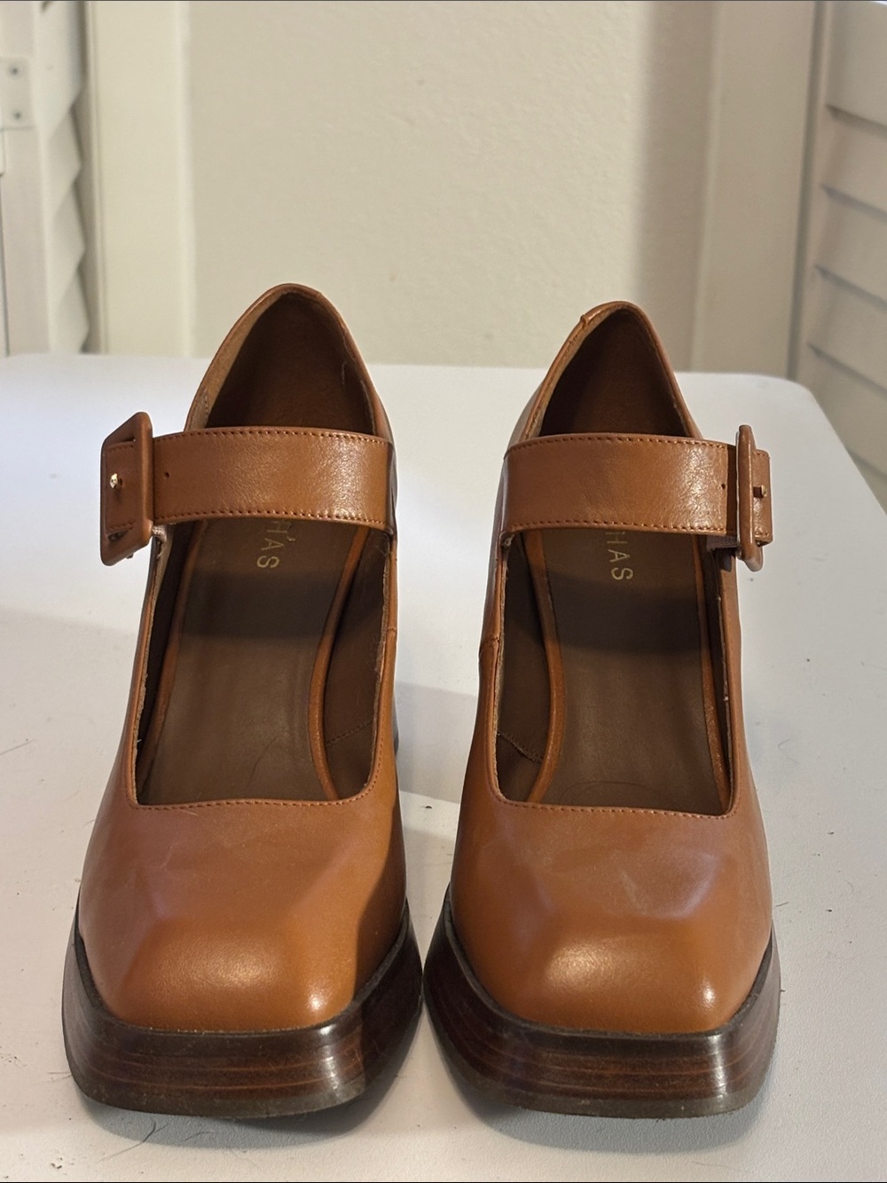 NWOT ALOHAS Cognac Mary Jane Platform Heels